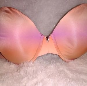 Victoria secret strapless bra.